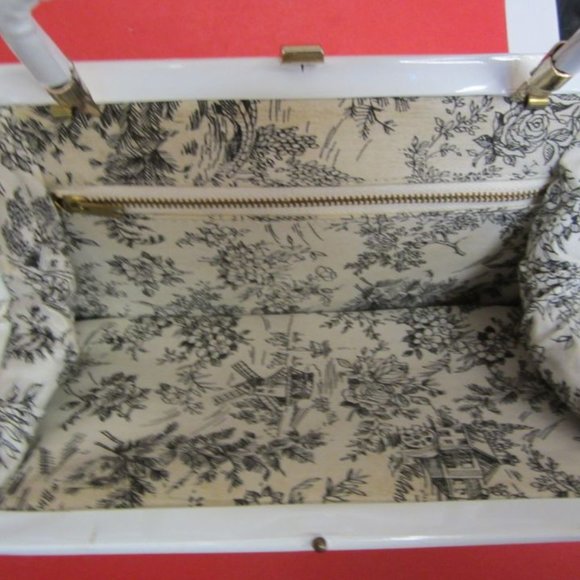 VINTAGE 50'S IVORY CROCHETED STRAW SMALL BAG W/METAL PAINTED HANDLE , VERY RETRO - Picture 8 of 11